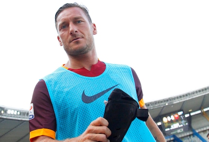 Roma-Juve: Totti in panchina, De Rossi in difesa