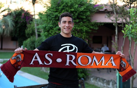 Ecco Ponce con la sciarpa della Roma