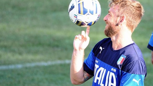 L'Italia a Coverciano. De Rossi, sorrisi e numeri... di basket!