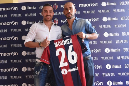 Il Bologna presenta l'attaccante Mounier