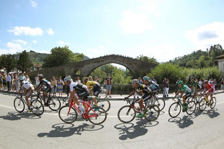 Vuelta, tappa a Rodriguez, Aru ancora leader