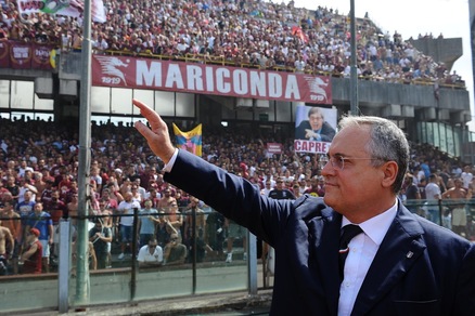 Salernitana, tre punti e abbonamenti riaperti