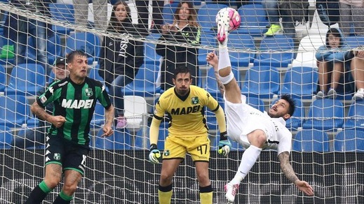 Pinilla Maravilla, gol di Chilena per l'amico morto