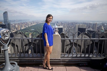 Pennetta, festa a New York in minigonna