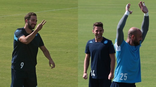 Napoli, Reina e Higuain, che sorrisi in allenamento