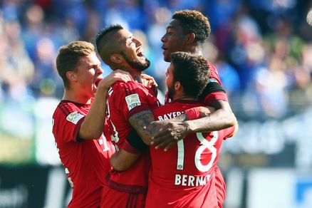 Vidal-Coman: il Bayern vola. M'gladbach ancora ko