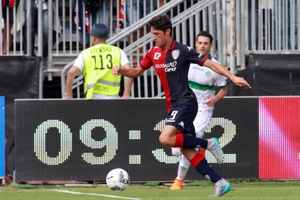 Serie B, il Cagliari vola. Pari Bari e Trapani, beffa Latina