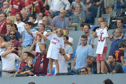 Roma, Totti ne fa 300: «Grazie papà»