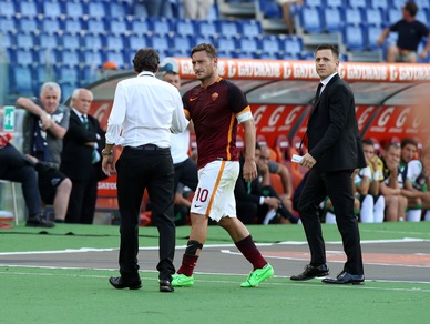 Roma-Sassuolo 2-2: pari con Totti e Salah