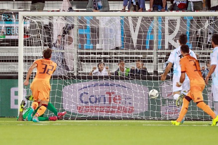 Serie B, il Cagliari vince in rimonta. Cesena ok, crollo Bari