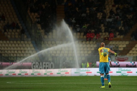 Carpi-Napoli, parte l'irrigazione del campo!