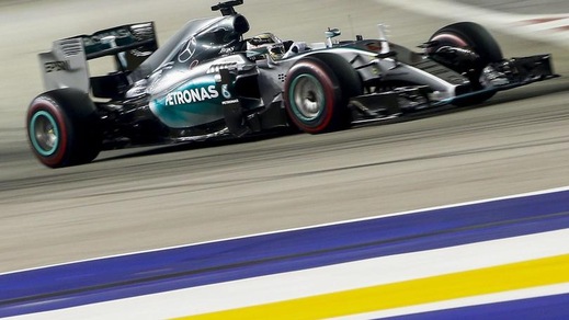 F1 Mercedes, silenzio sui problemi al motore