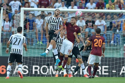 La Roma a lezione di calci d'angolo