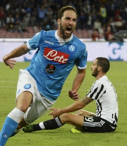 Serie A, Napoli-Juve 2-1: Insigne-Higuain gol, Lemina non basta