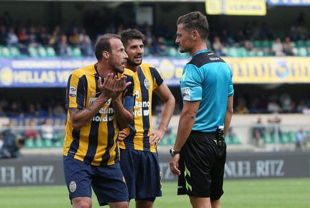 Gol buoni, da annullare, rigori. Giacomelli è un vero disastro