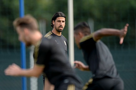 Juve, concentrazione alta a Vinovo. C'è Khedira