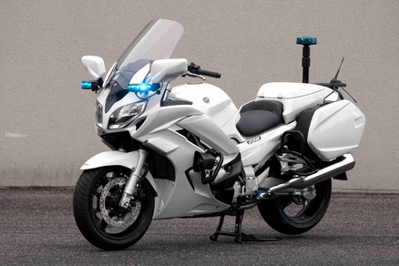 Yamaha presenta le moto in “divisa”