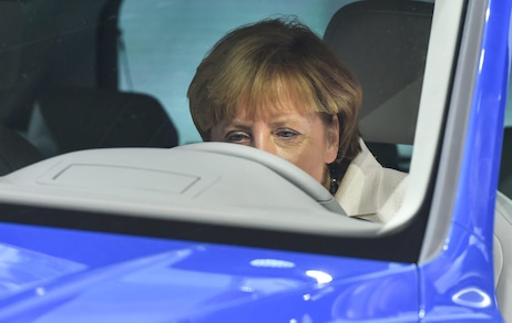 Merkel: «Dieselgate non danneggerà la Germania»
