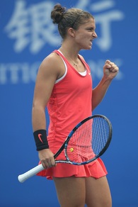 Tennis, grinta Errani: vola ai quarti a Pechino!