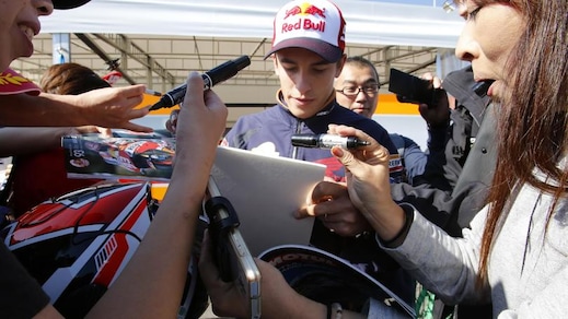 MotoGp: Marquez, salto mortale con la moto da cross
