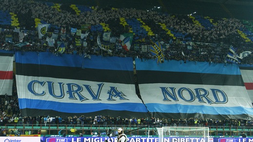 L'Inter ai tifosi: «Solo un colore sta bene col nero»
