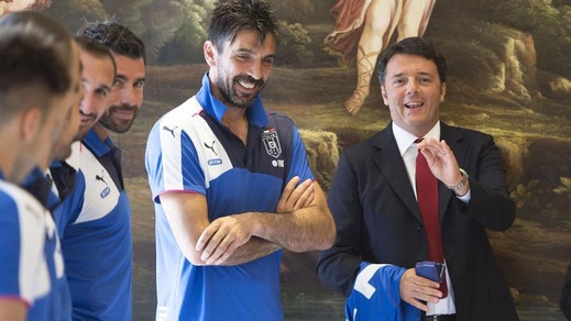 Italia, Renzi fa visita agli azzurri prima della Norvegia