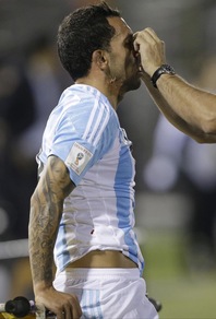 Argentina, partita da dimenticare per Tevez: naso rotto
