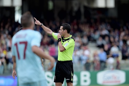 Salernitana infuriata Dossier contro gli arbitri