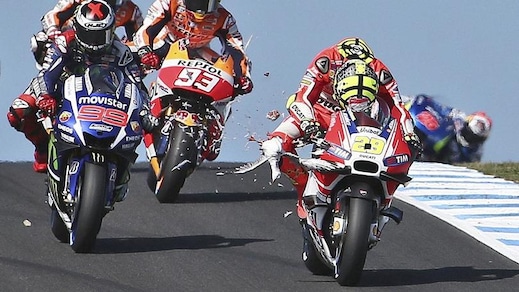 MotoGP Australia, Iannone fa a "sportellate" col gabbiano