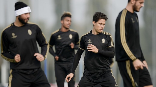 Juve, nel test a Vinovo Hernanes e Dybala gol