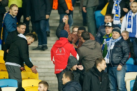 Uefa, Champions League, razzismo a Kiev: «Tifosi neri cacciati dagli spalti»