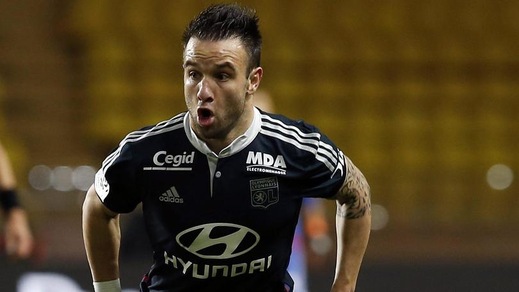 Caen, che scivolone! Il Lione risale