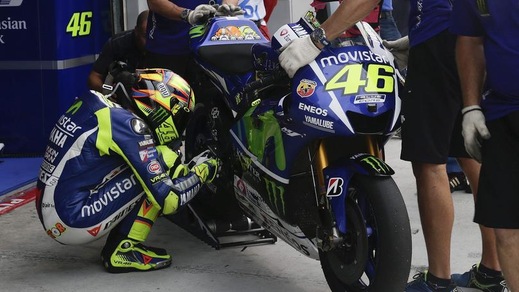 MotoGp, in Malesia duello Rossi - Lorenzo anche in quota