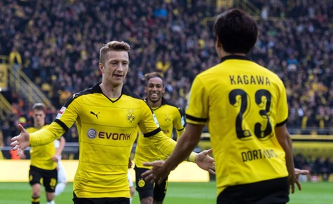 Bundesliga, il Dortmund regge il passo del Bayern: 5-1 all'Augsburg