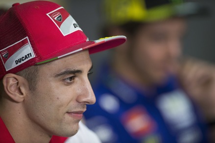 MotoGp, Iannone: «Spero che il Mondiale lo vinca Rossi»