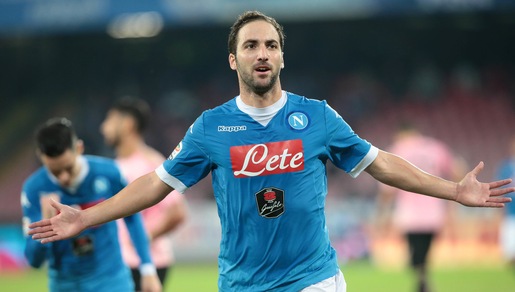 Napoli-Palermo 2-0: Higuain stratosferico. Rabbia Insigne dopo il cambio