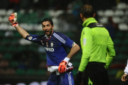Buffon si vergogna: «Una Juve indegna»