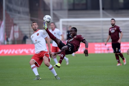 Salernitana, pari col Perugia. Pescara, poker al Crotone