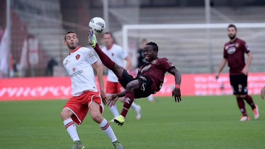 Salernitana, pari col Perugia. Pescara, poker al Crotone