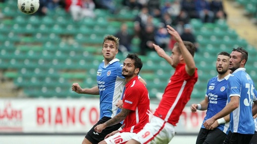 Bari-Novara 1-1: l'autogol di Faraoni firma il pareggio