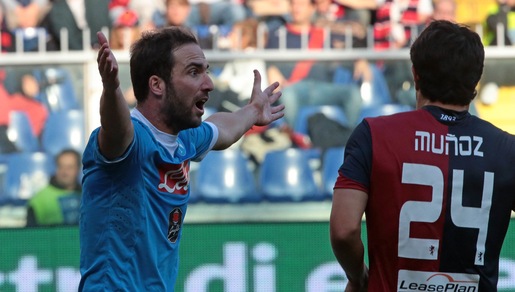 Burdisso trattiene Higuain: sì, era rigore netto!