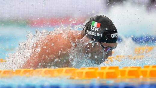 Nuoto, Rivolta farfalla da record