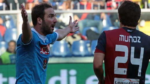 Burdisso trattiene Higuain: sì, era rigore netto!