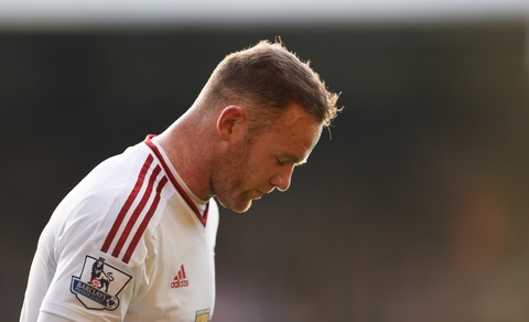 Rooney, un momentaccio: preso in giro anche dalla polizia