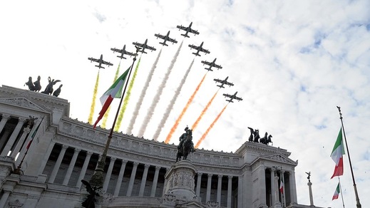 Frecce tricolori: che spettacolo nel cielo di Roma!