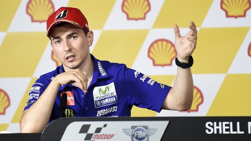 MotoGp Valencia, Lorenzo: «Rispetto Tas, mi scuso per gesto su podio Sepang»