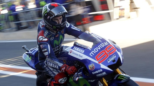 MotoGp Valencia, Lorenzo in pole davanti a Marquez