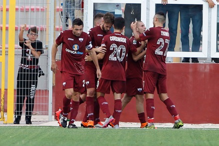 Trapani-Spezia 5-1, una manita scaccia la crisi per Cosmi