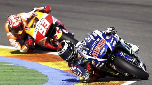 Lorenzo campione, Rossi esce tra gli applausi