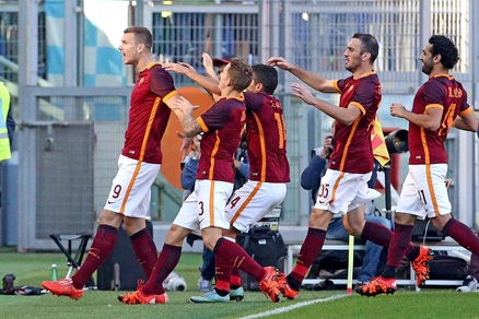 Roma-Lazio 2-0: Dzeko-Gervinho, proteste biancocelesti per il rigore